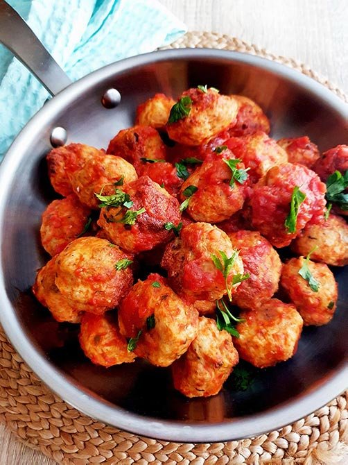 http://popiscooking.com/wp-content/uploads/2023/07/chicken-balls-th_144103.jpg