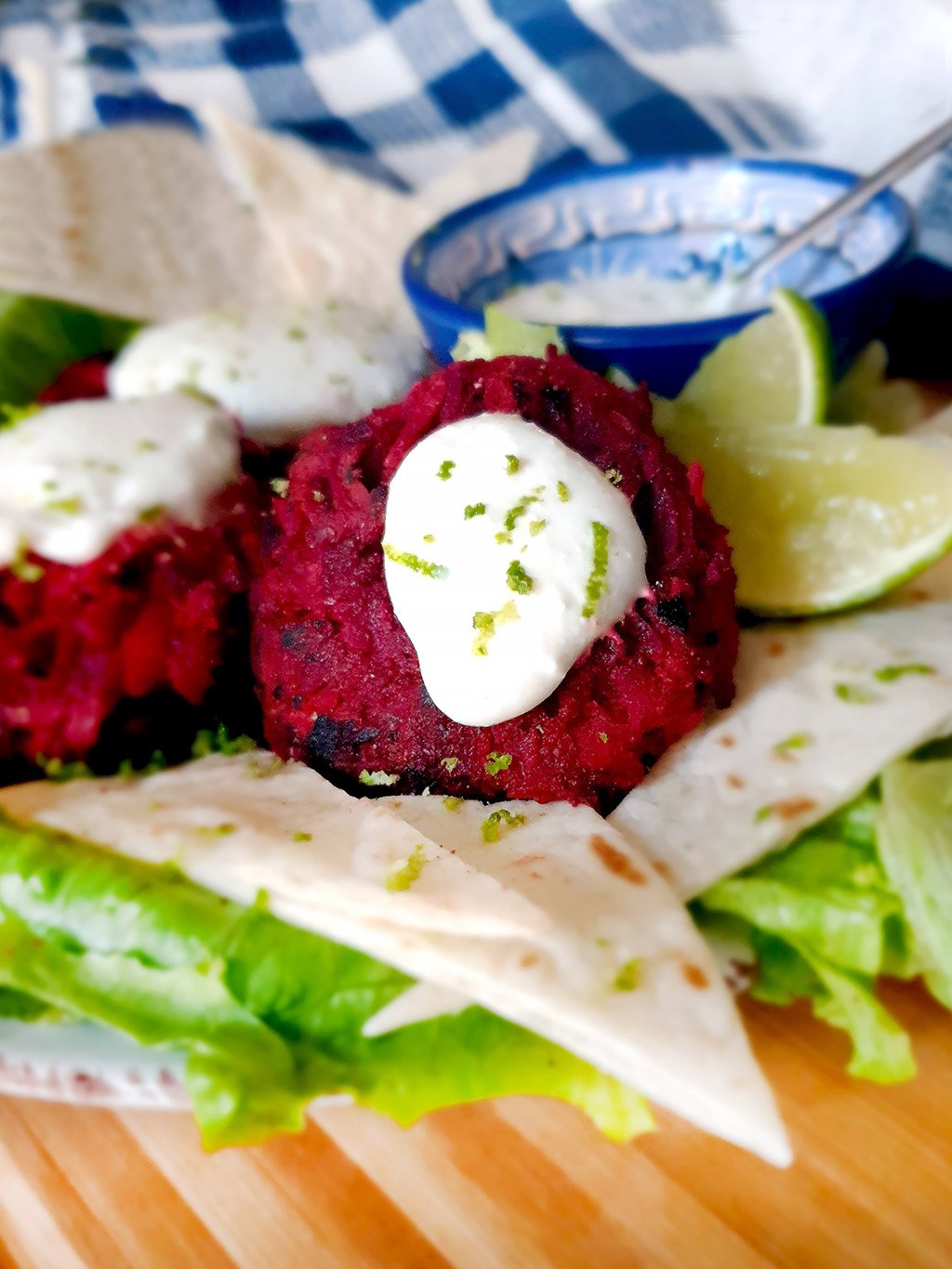 Beetroot patties with Middle Eastern flavour and feta cream